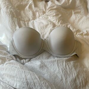 Maidenform White Elegant Strapless Push Up Bra Size 34B GUC
